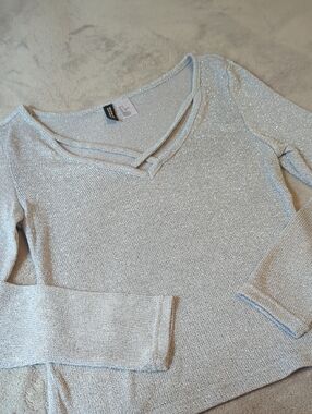 Divided Silver Metallic V-Neck Sweater S